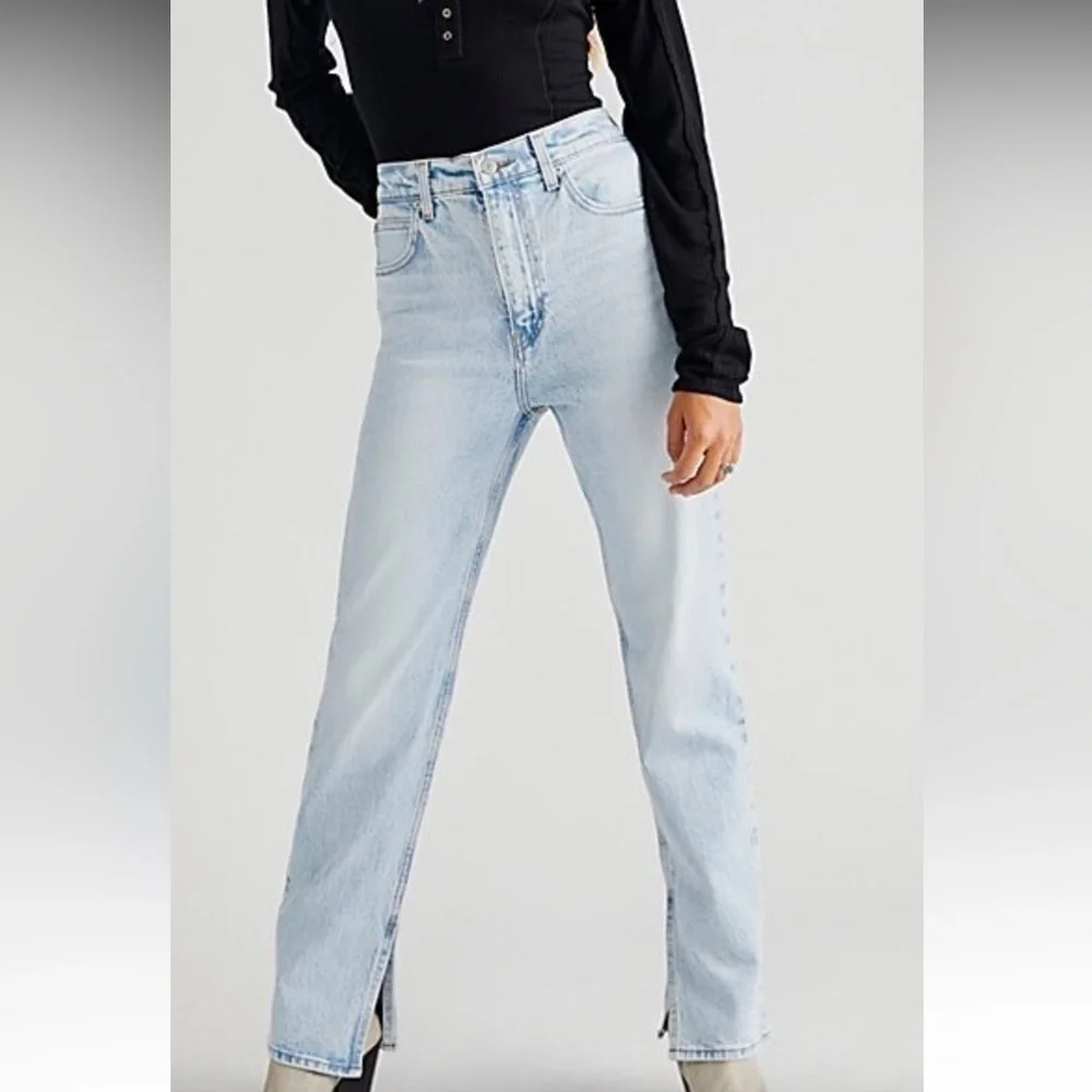Levi's premium 70's High Slim Straight Jeans size 28 light blue F